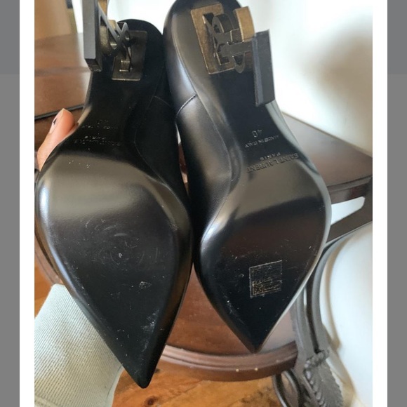 Saint Laurent matte leather pump/YSL monogram. - Picture 3 of 4